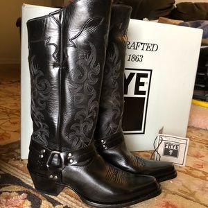 Frye Lilly Harness Boots black 7.5